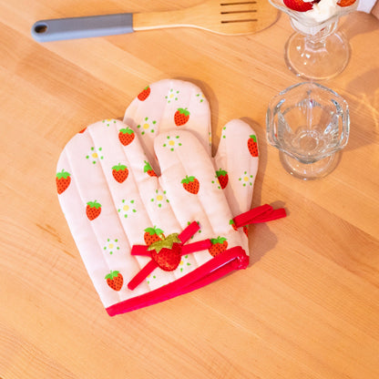 A Leading Role x Strawberry Shortcake Premium Adult Cooking Mitts